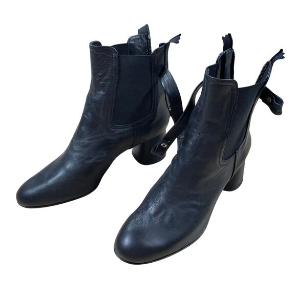 AGL Lisa Black Leather Back Zip Heeled Bootie MISSING METAL CLOSURE Size 35 - Picture 1 of 8